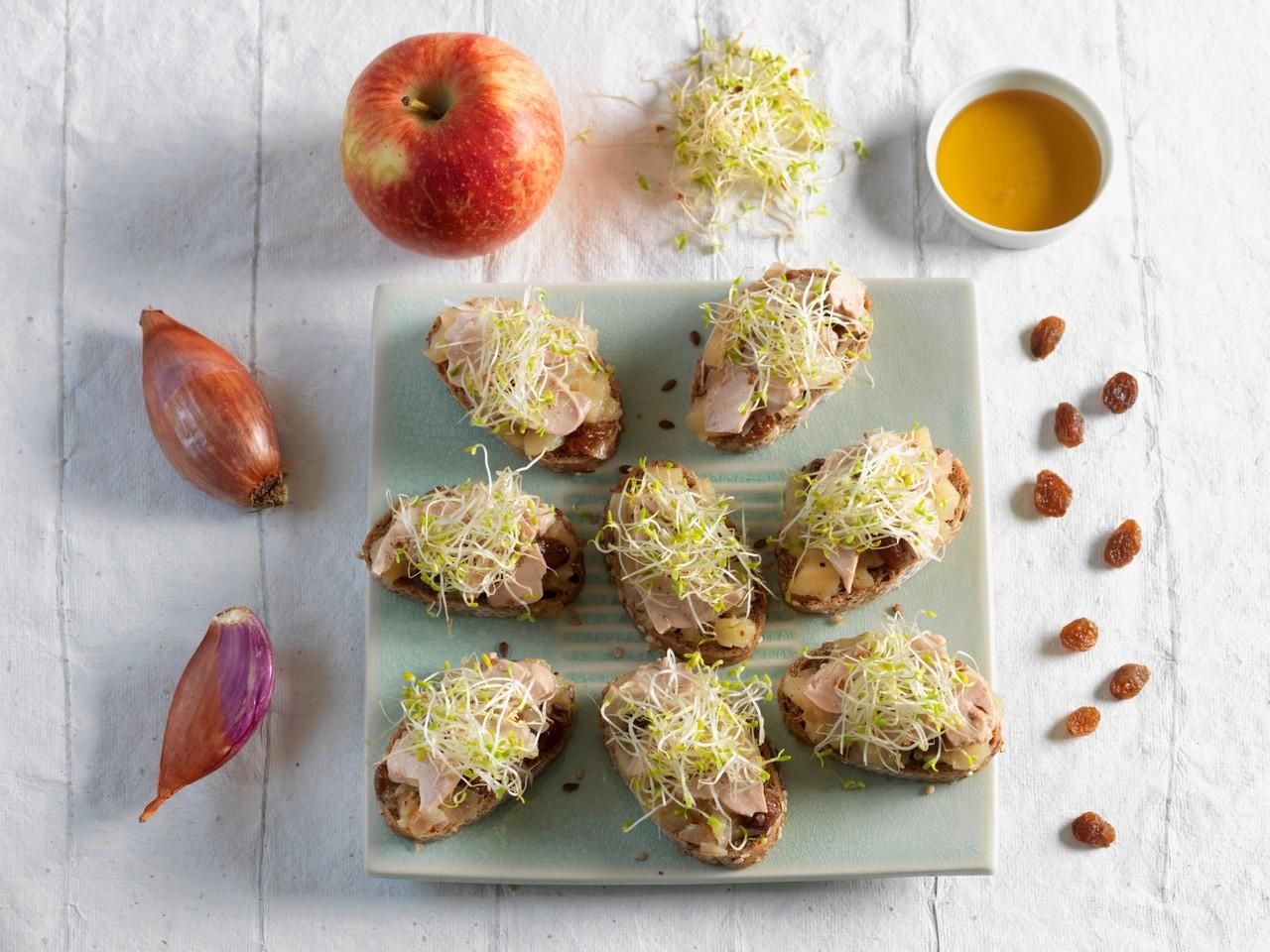 Tartine à la compotée de pomme et foie de morue